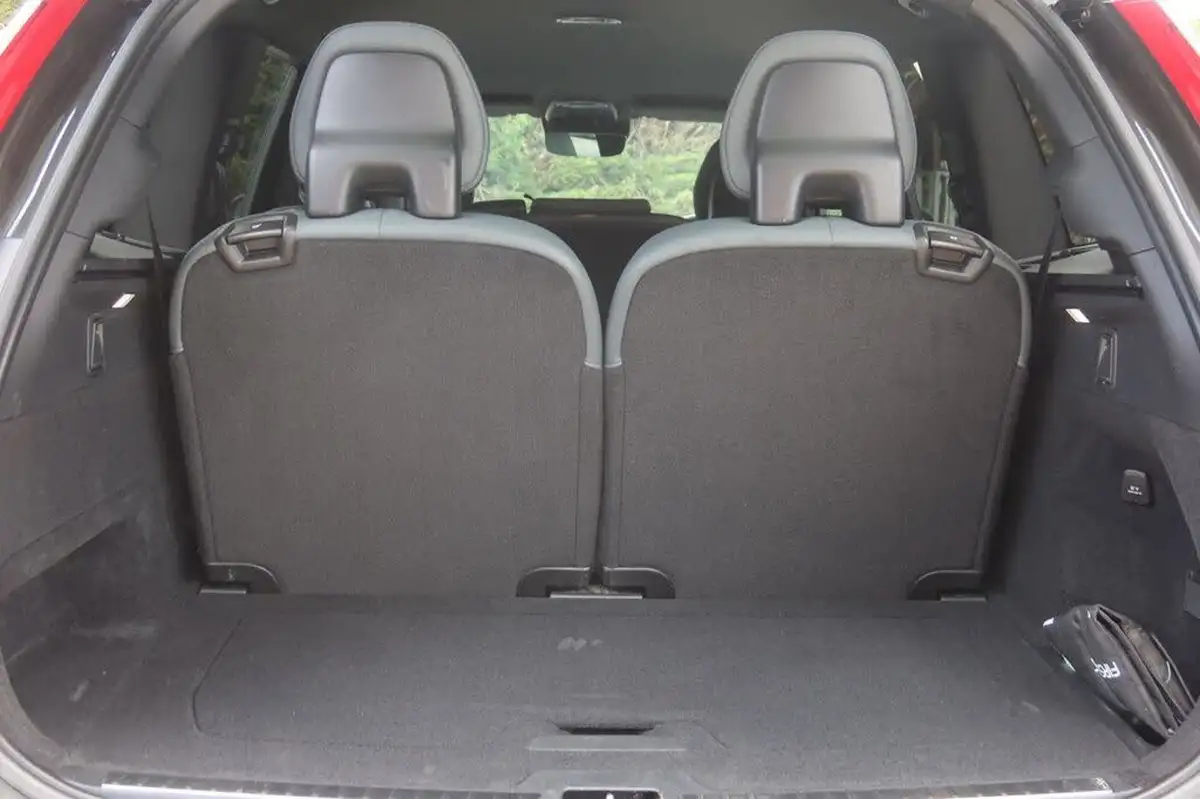 2021-volvo-xc90-20td-b5-momentum-big-7