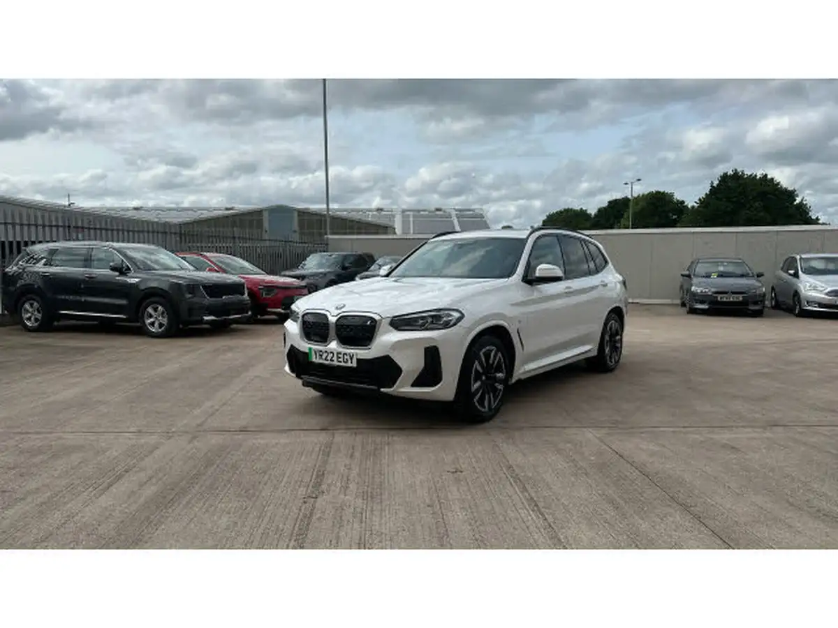2022-bmw-ix3-e-m-sport-big-24