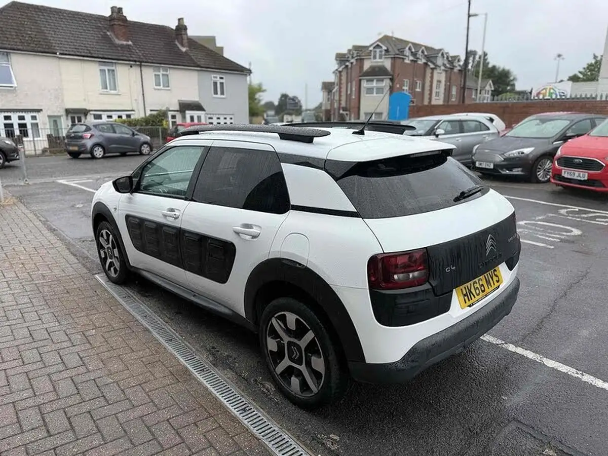 2017-citroen-c4-cactus-12-puretech-flair-82ps-ss-etg-big-4