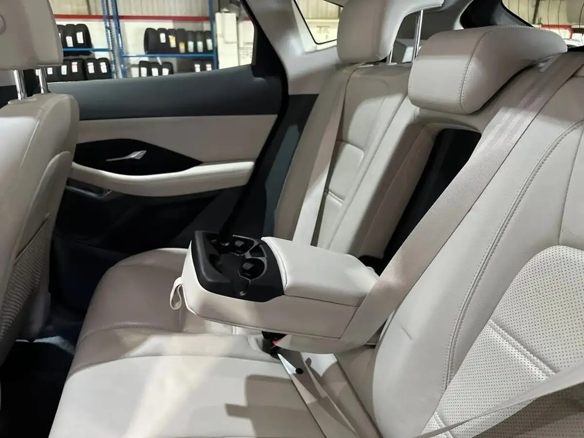 2018-jaguar-e-pace-20-i4d-s-awd-auto-big-32