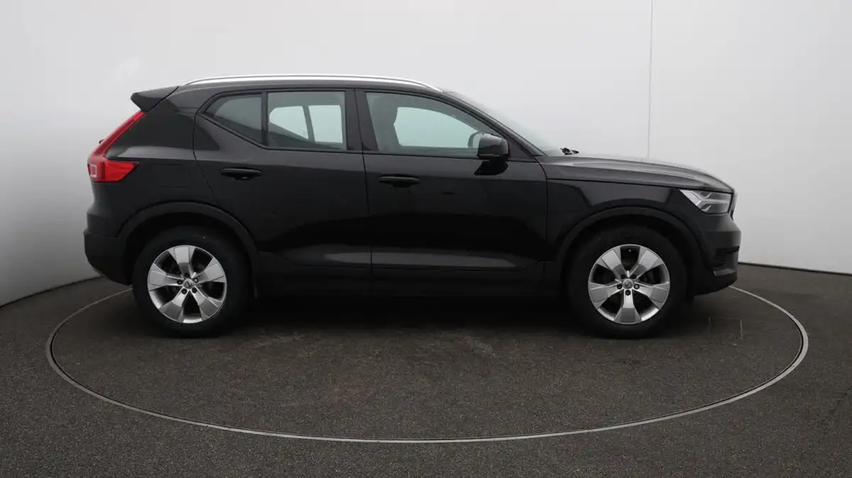 2021-volvo-xc40-15-t3-momentum-163bhp-big-45