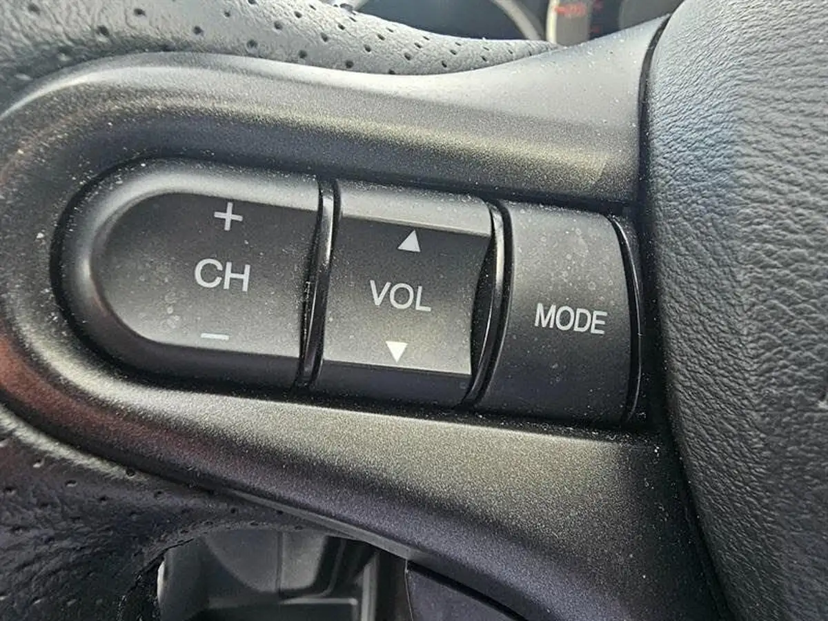 2015-honda-jazz-14-es-plus-big-7