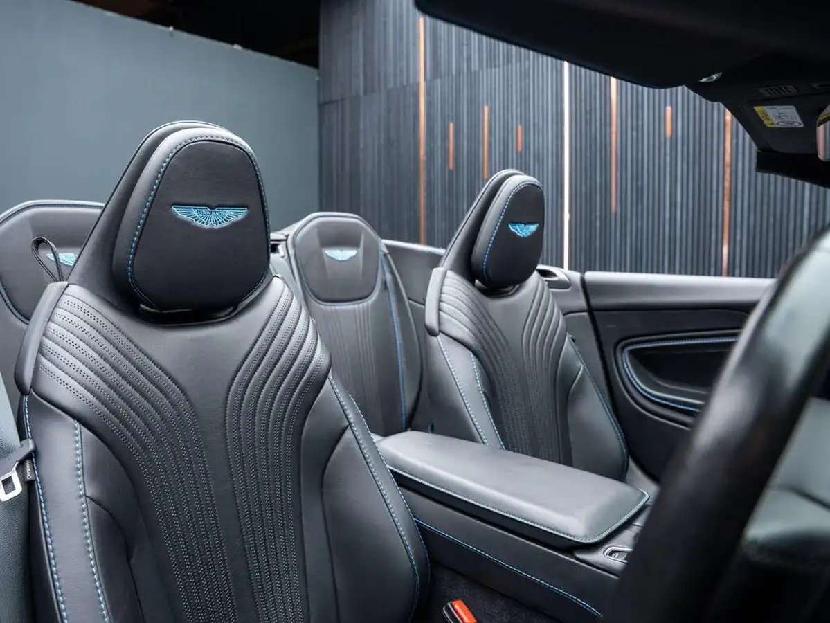 2019-aston-martin-db11-big-31
