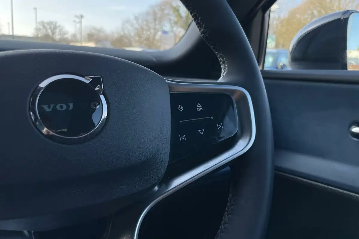 2024-volvo-ex30-e-single-motor-ultra-big-35