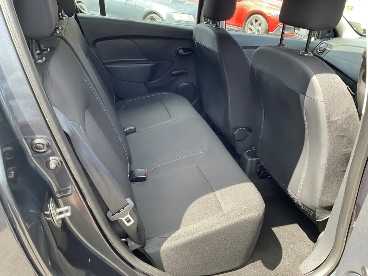 2019-dacia-sandero-10-sce-essential-big-13
