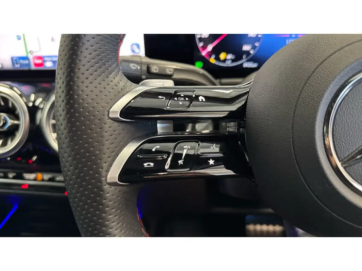 2024-mercedes-benz-gla-class-13-gla-200-amg-line-executive-big-29