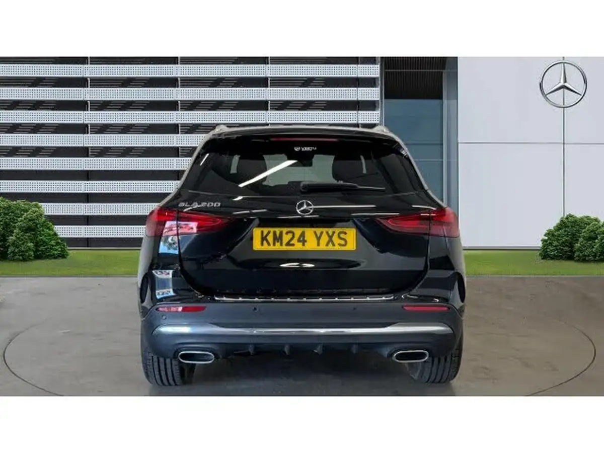 2024-mercedes-benz-gla-class-13-gla-200-amg-line-executive-big-5