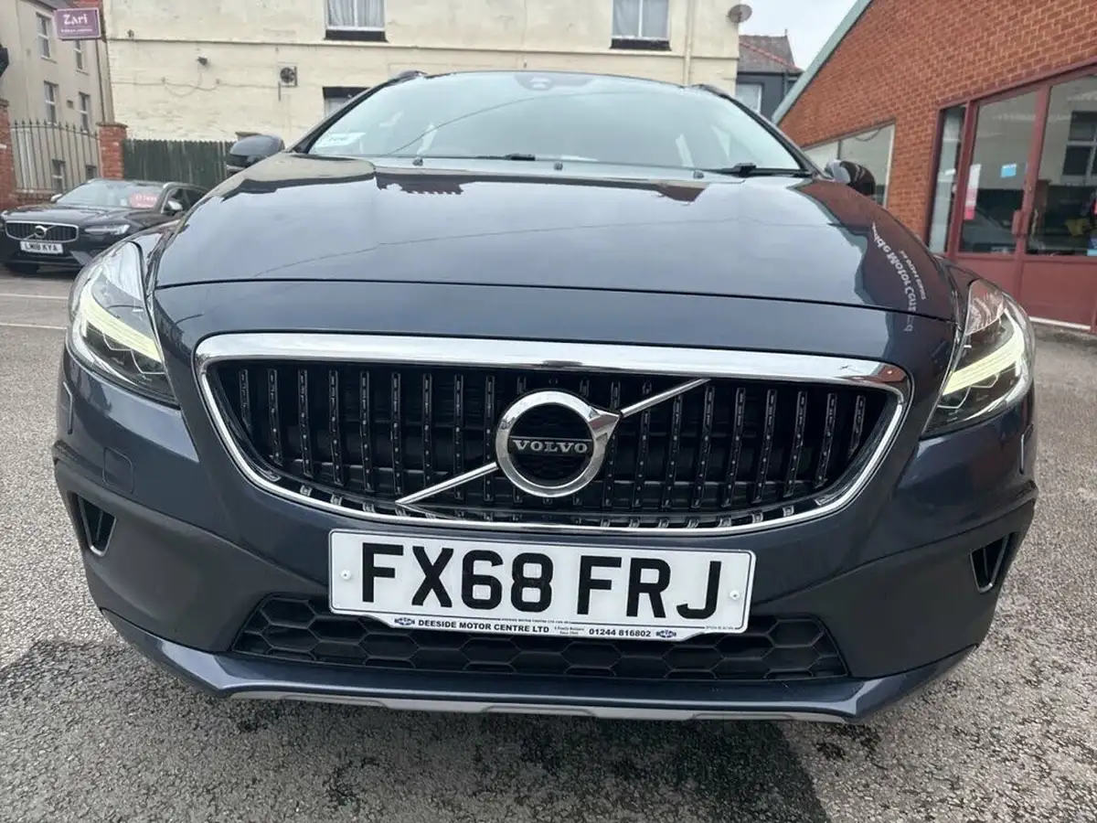 2018-volvo-v40-20td-d2-cross-country-pro-big-57
