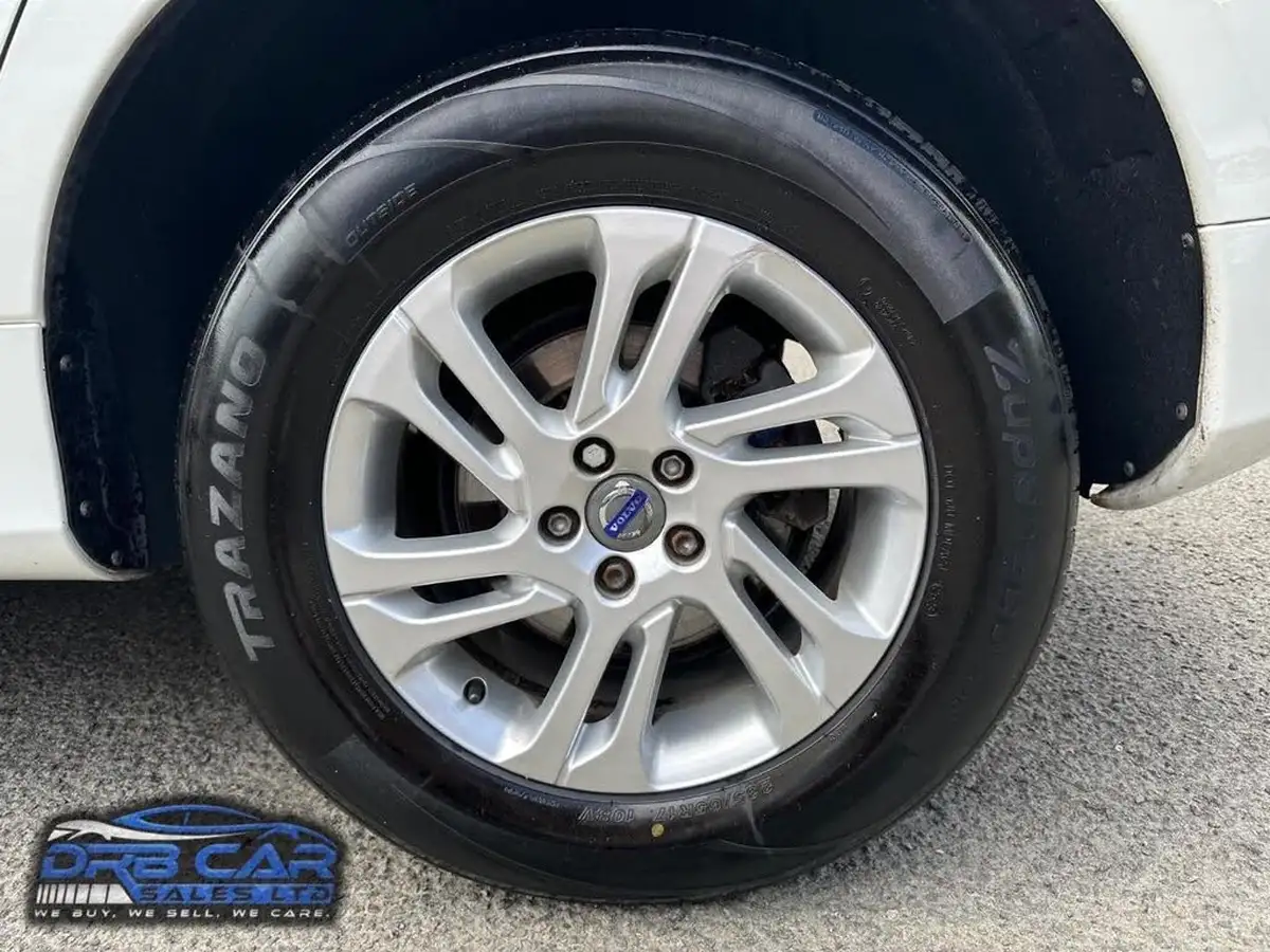 2015-volvo-xc60-20td-d4-se-190bhp-nav-big-9