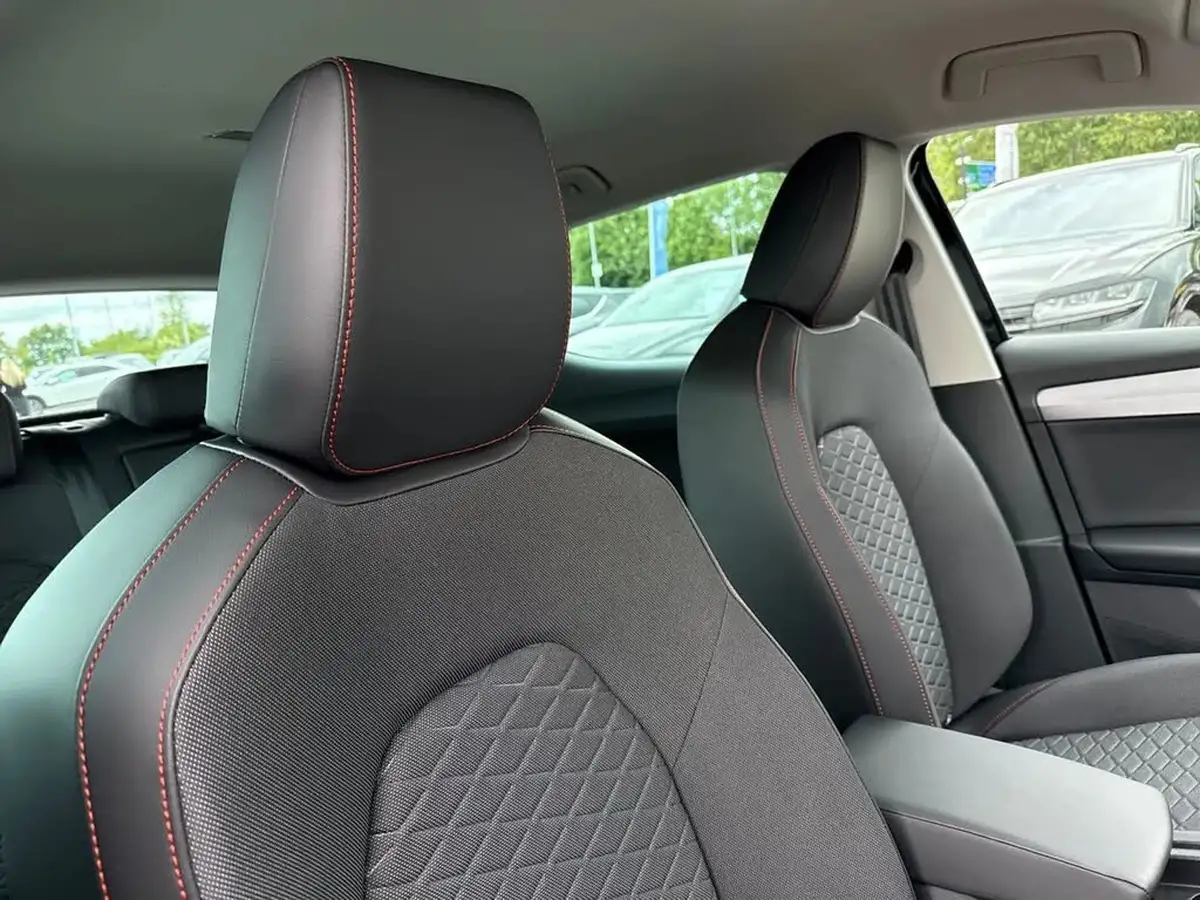 2024-seat-leon-big-20