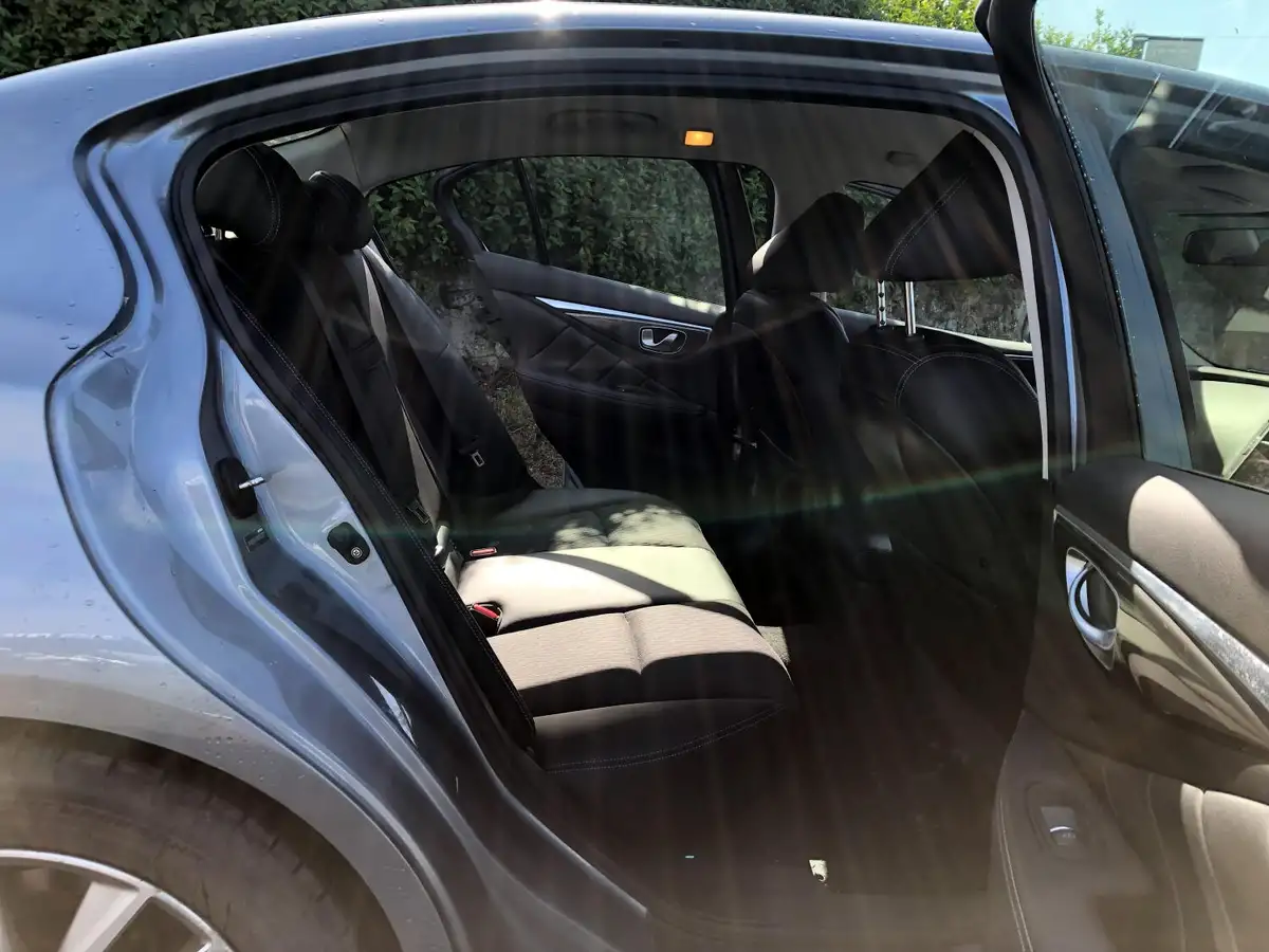 2015-infiniti-q50-22td-executive-big-5