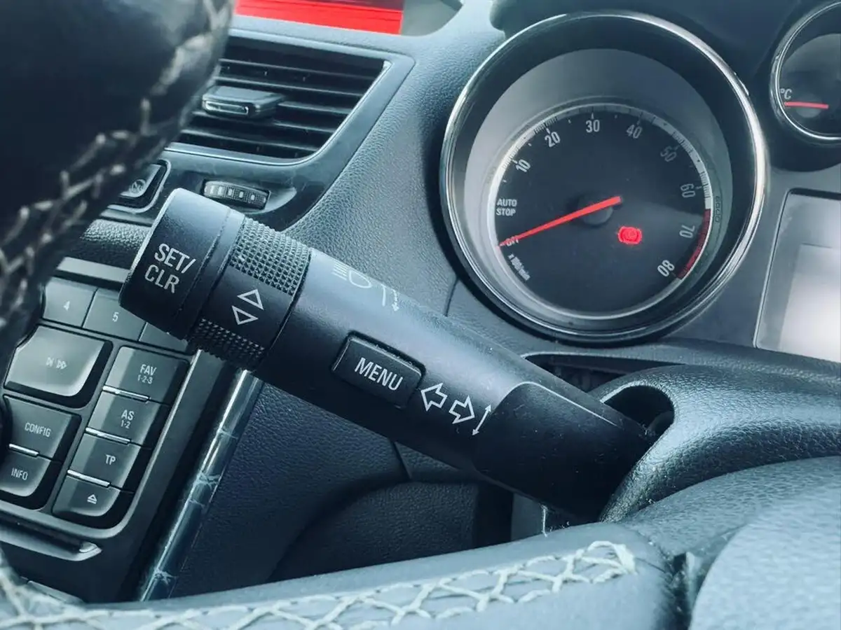 2014-vauxhall-mokka-16-se-big-12
