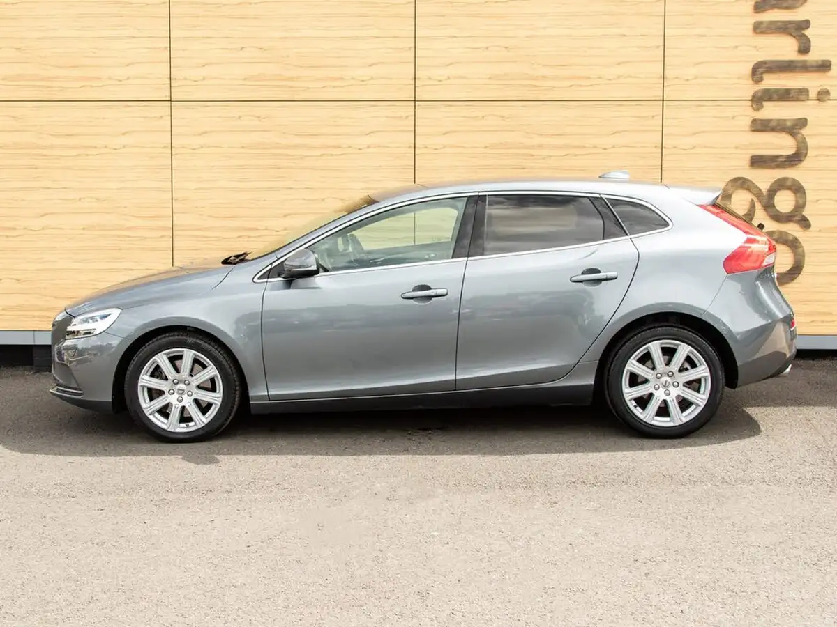 2018-volvo-v40-20td-d3-inscription-geartronic-big-12
