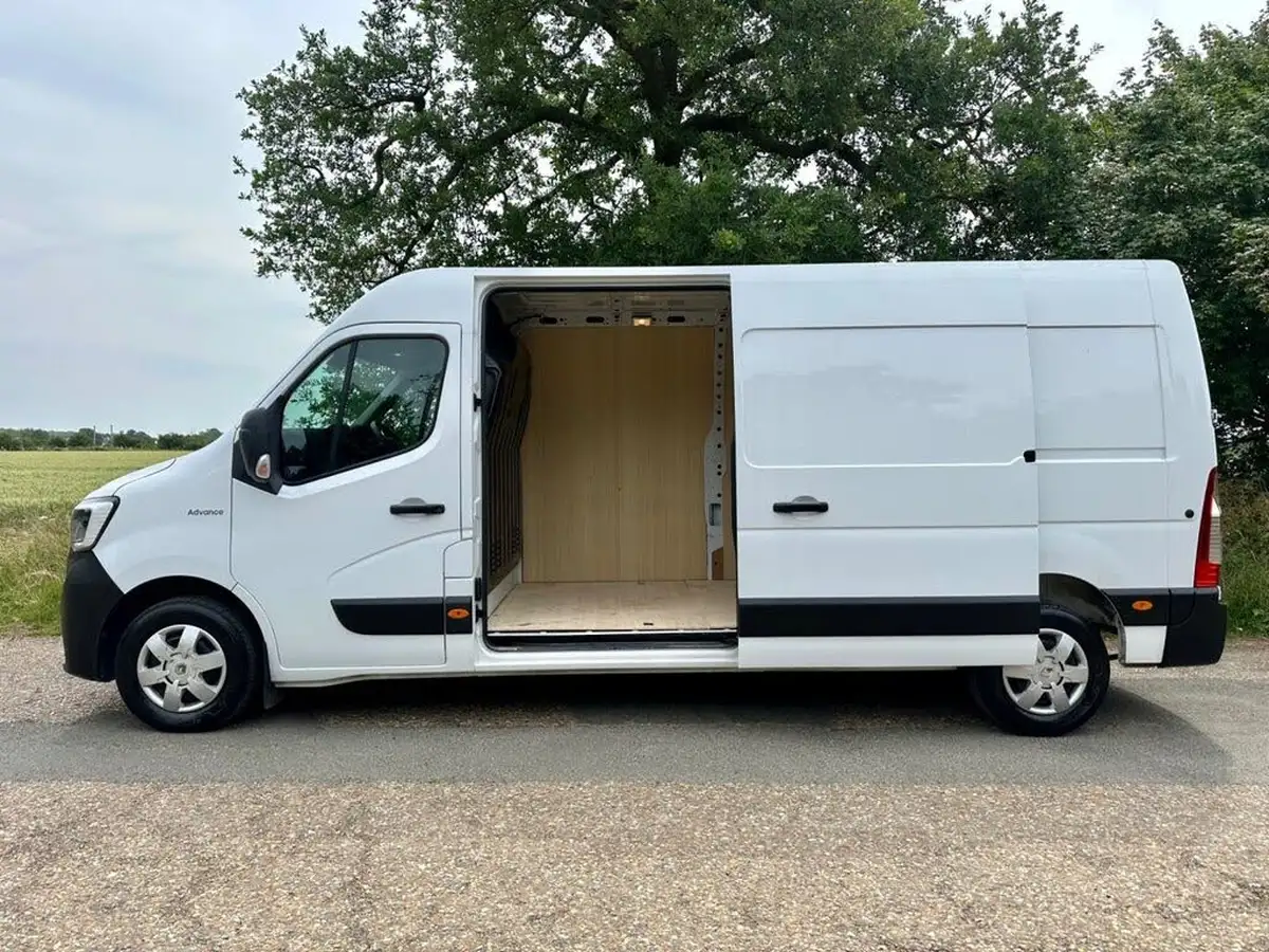 2023-renault-master-23dci-lm35-135-advance-eu6d-panel-big-2