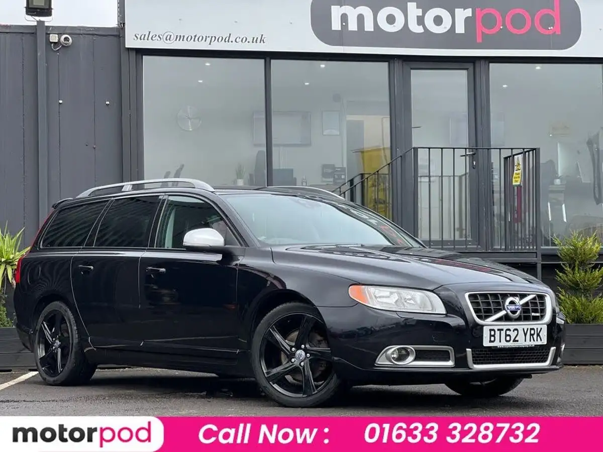 2013-volvo-v70-16td-d2-r-design-big-2