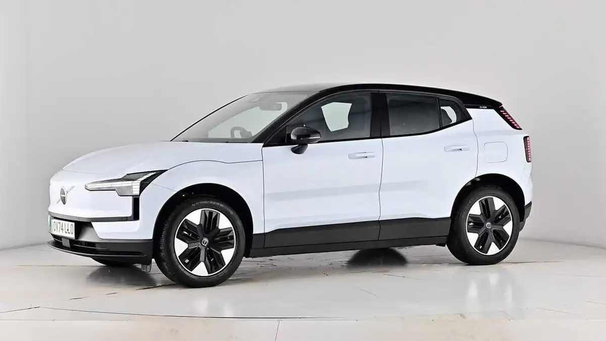 2024-volvo-ex30-e-single-motor-plus-big-60