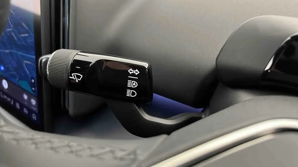 2024-volvo-ex30-e-single-motor-plus-big-36