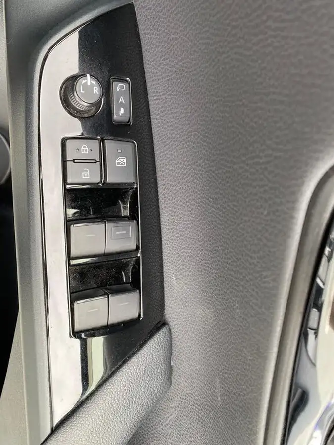 2019-toyota-prius-big-39