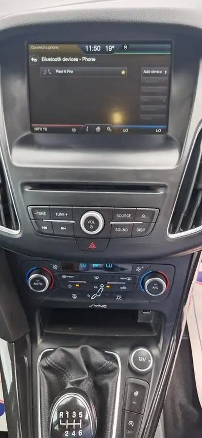 2015-ford-focus-10-titanium-t-125ps-hatchback-big-21