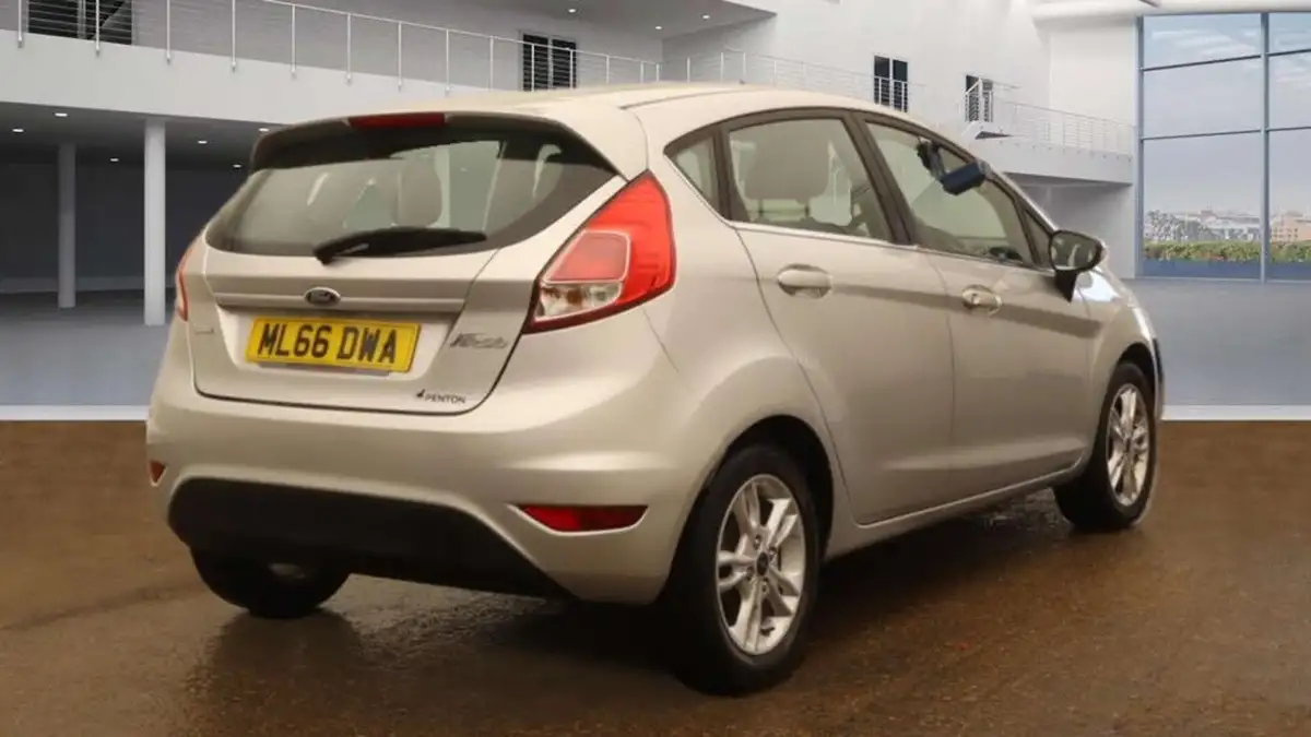 2016-ford-fiesta-10t-zetec-100ps-ecoboost-ss-5d-big-6