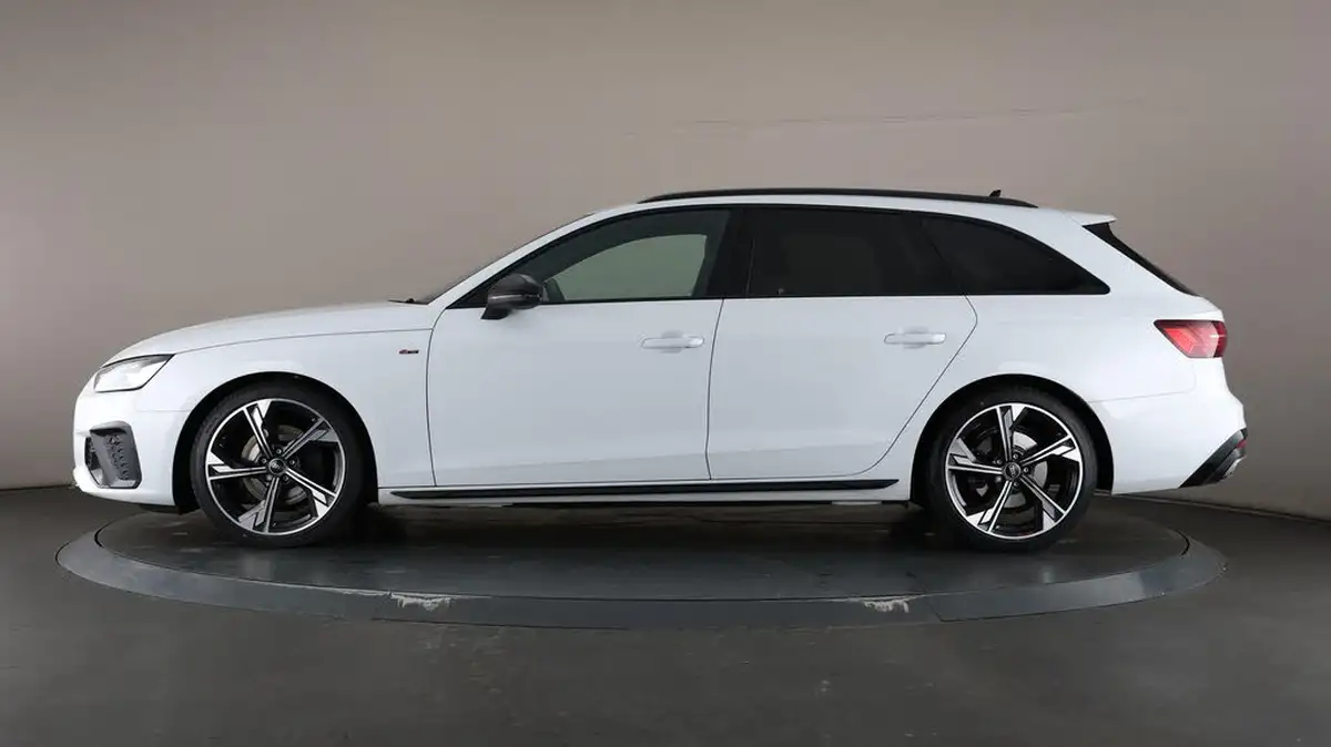 2022-audi-a4-avant-20-35-tfsi-black-edition-s-tronic-big-37