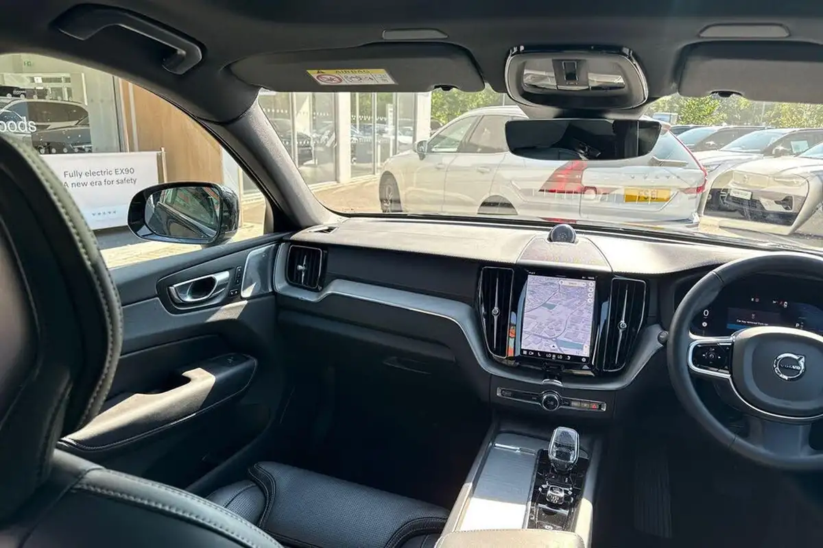 2024-volvo-xc60-20-t8-ultra-black-edition-big-30
