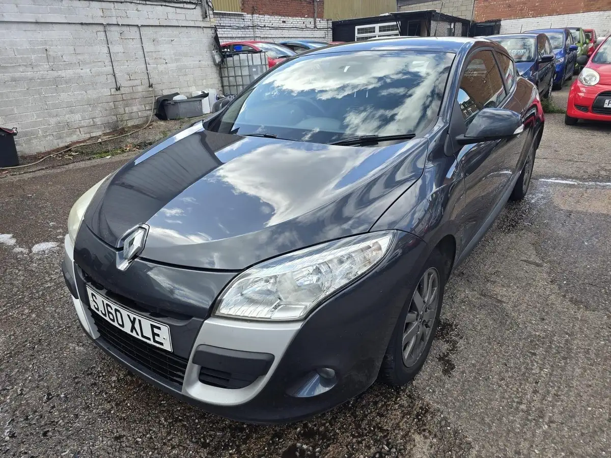 2010-renault-megane-15td-expression-15dci-86bhp-coupe-2d-big-6