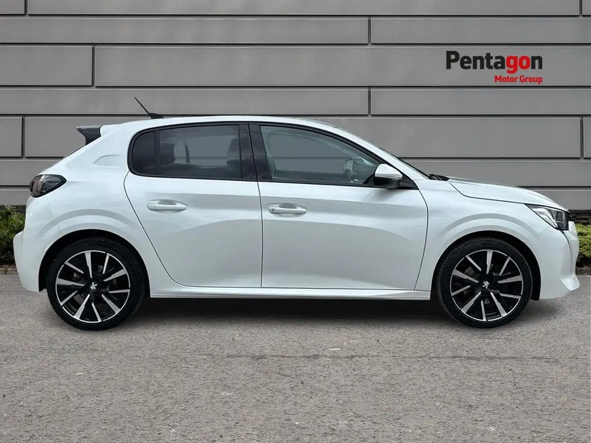 2020-peugeot-208-12-puretech-allure-100bhp-eat8-big-13