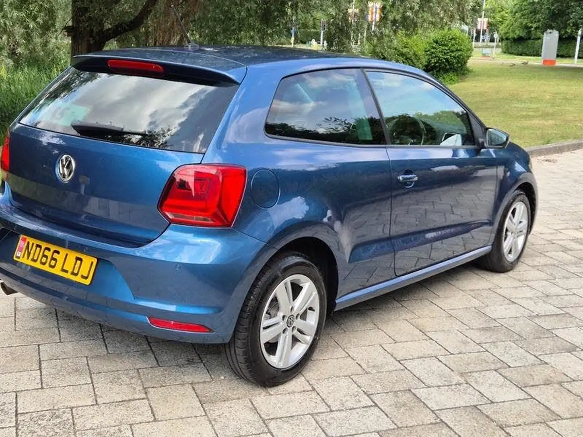 2016-volkswagen-polo-12-tsi-match-3d-big-2