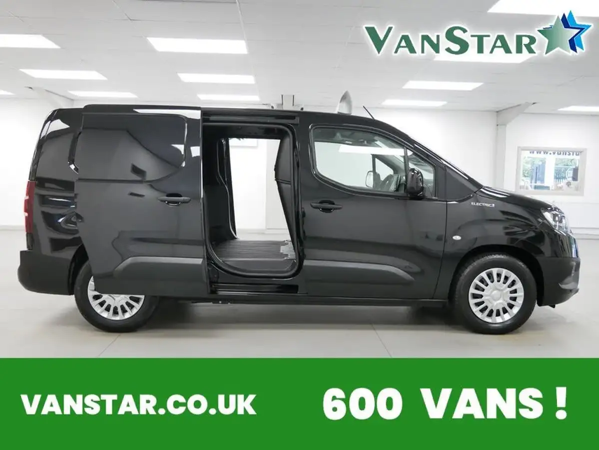 2022-toyota-proace-city-e-icon-l2-big-7