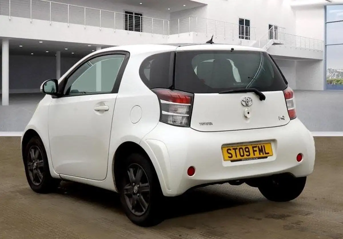 2009-toyota-iq-10-2-multidrive-big-3