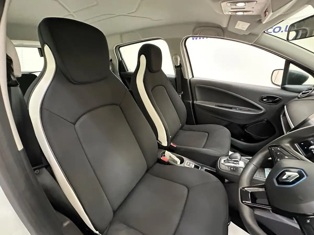 2021-renault-zoe-e-i-play-big-11