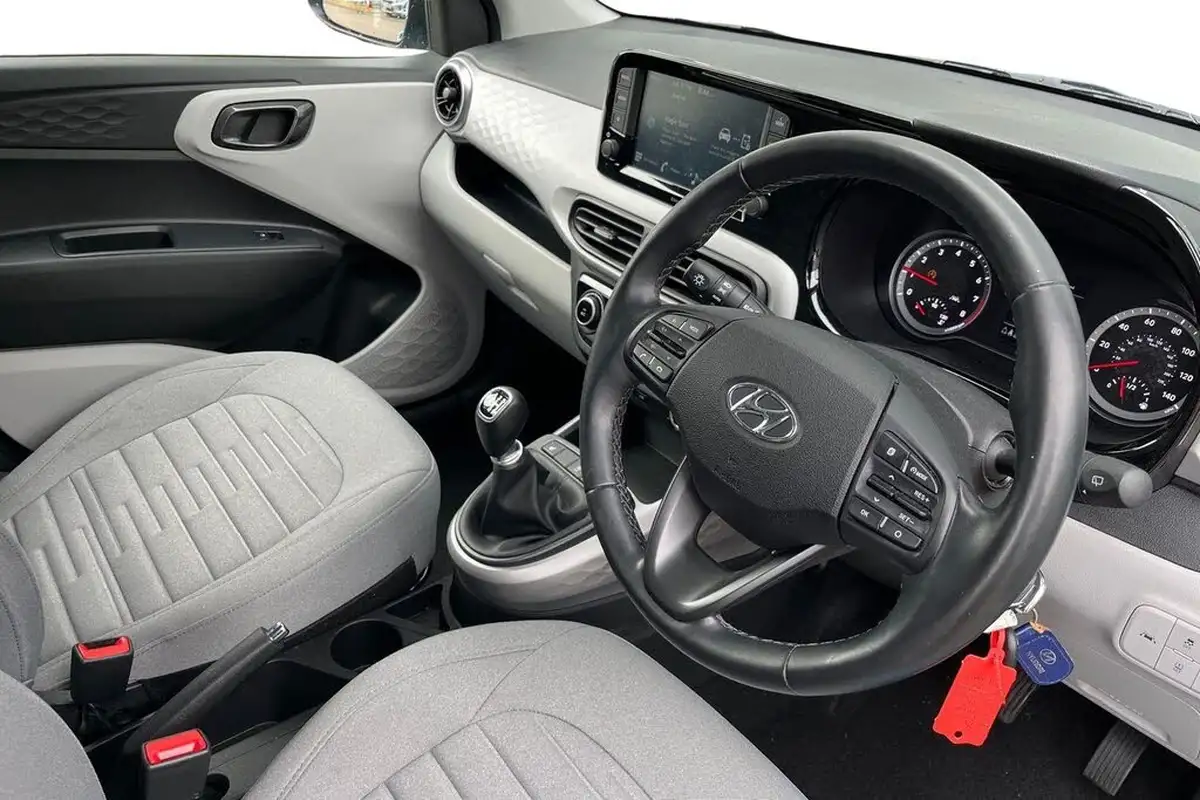 2021-hyundai-i10-10-premium-big-8