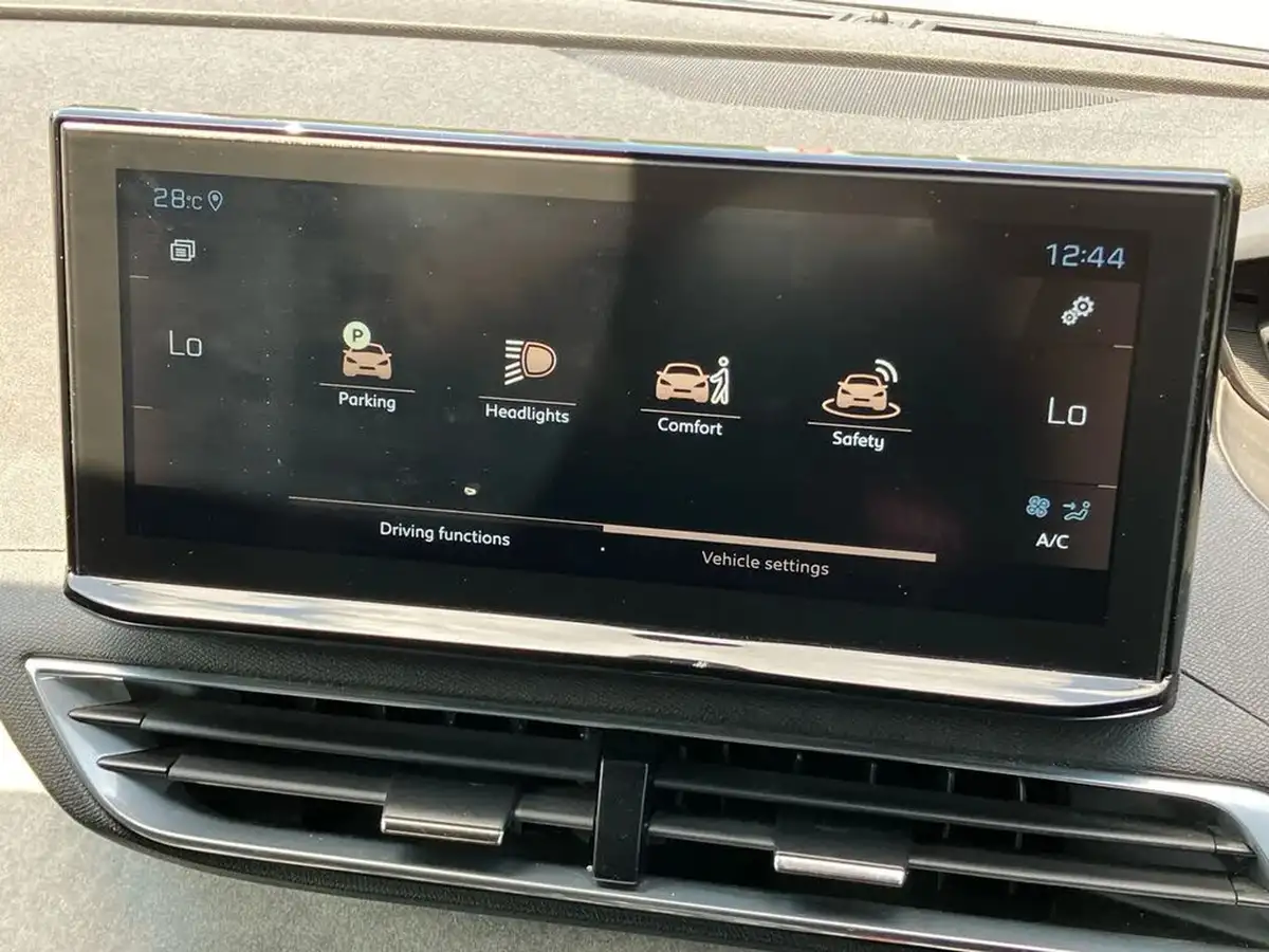 2021-peugeot-3008-suv-12-puretech-gt-eat8-big-39