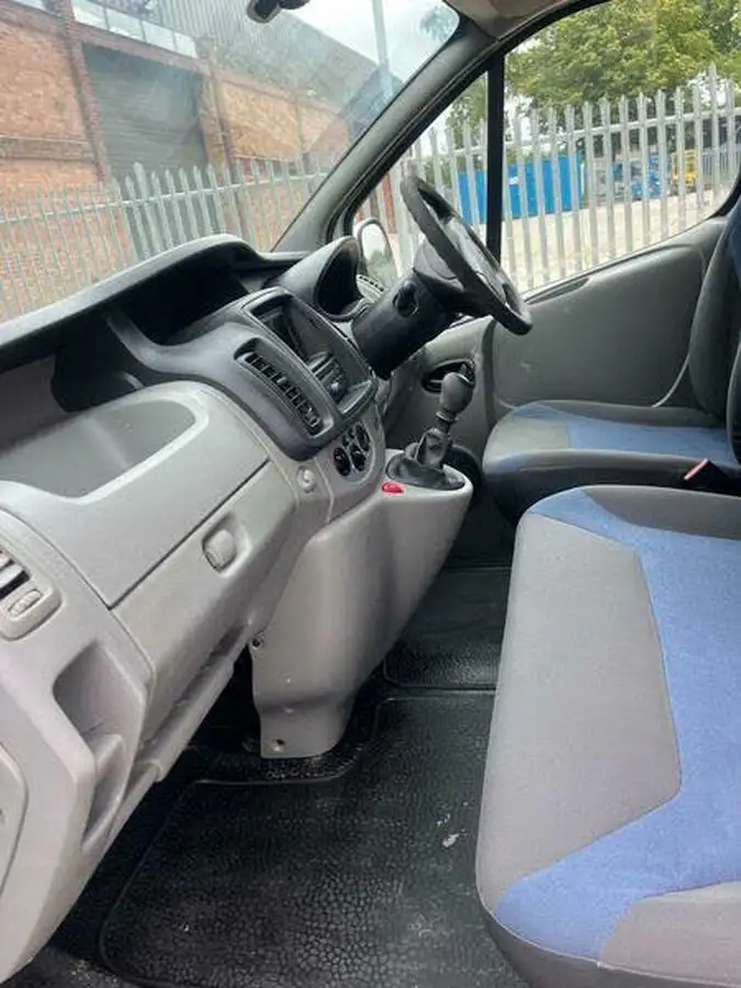 2014-renault-trafic-20dci-sl27dci-115-sport-big-24