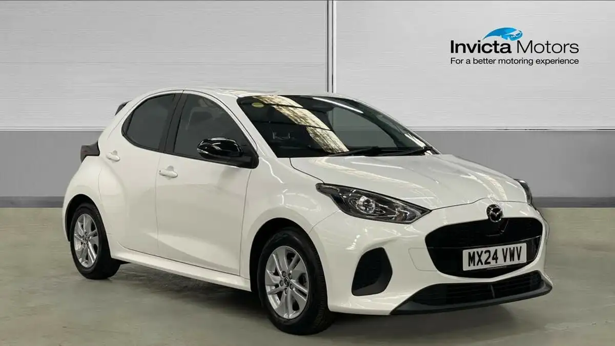 2024-mazda-mazda2-15-centre-line-big-0