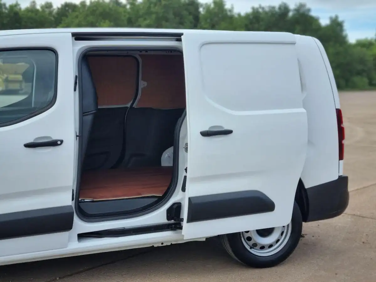 2021-vauxhall-combo-15cdti-dynamic-2300-100pseu6dt-l2h1-panel-big-10