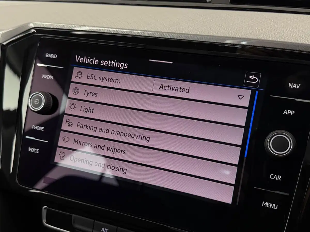 2023-volkswagen-passat-15-tsi-se-nav-big-32