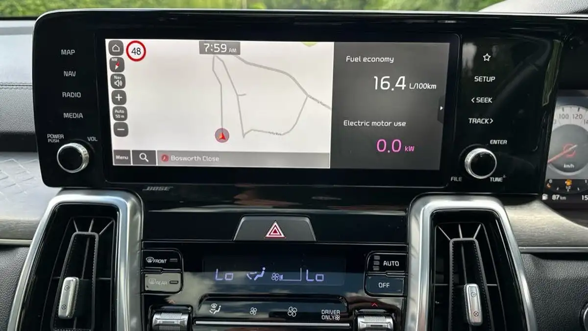2022-kia-sorento-16-t-gdi-4-226bhp-hev-big-9