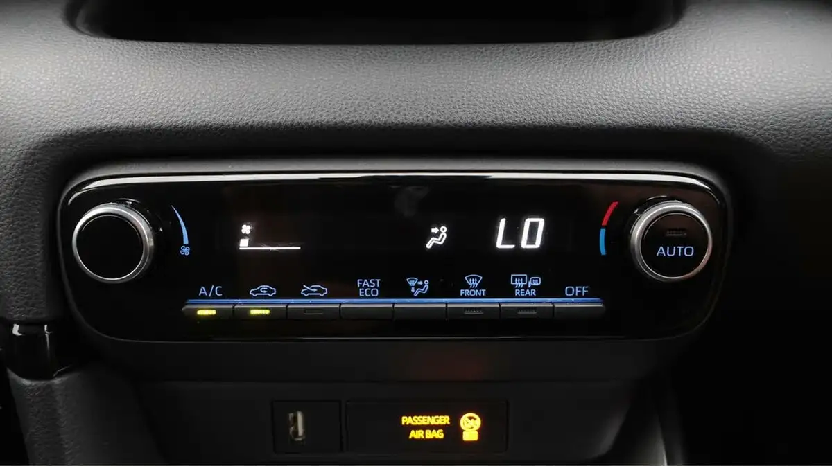 2022-toyota-yaris-15-vvt-i-design-big-18