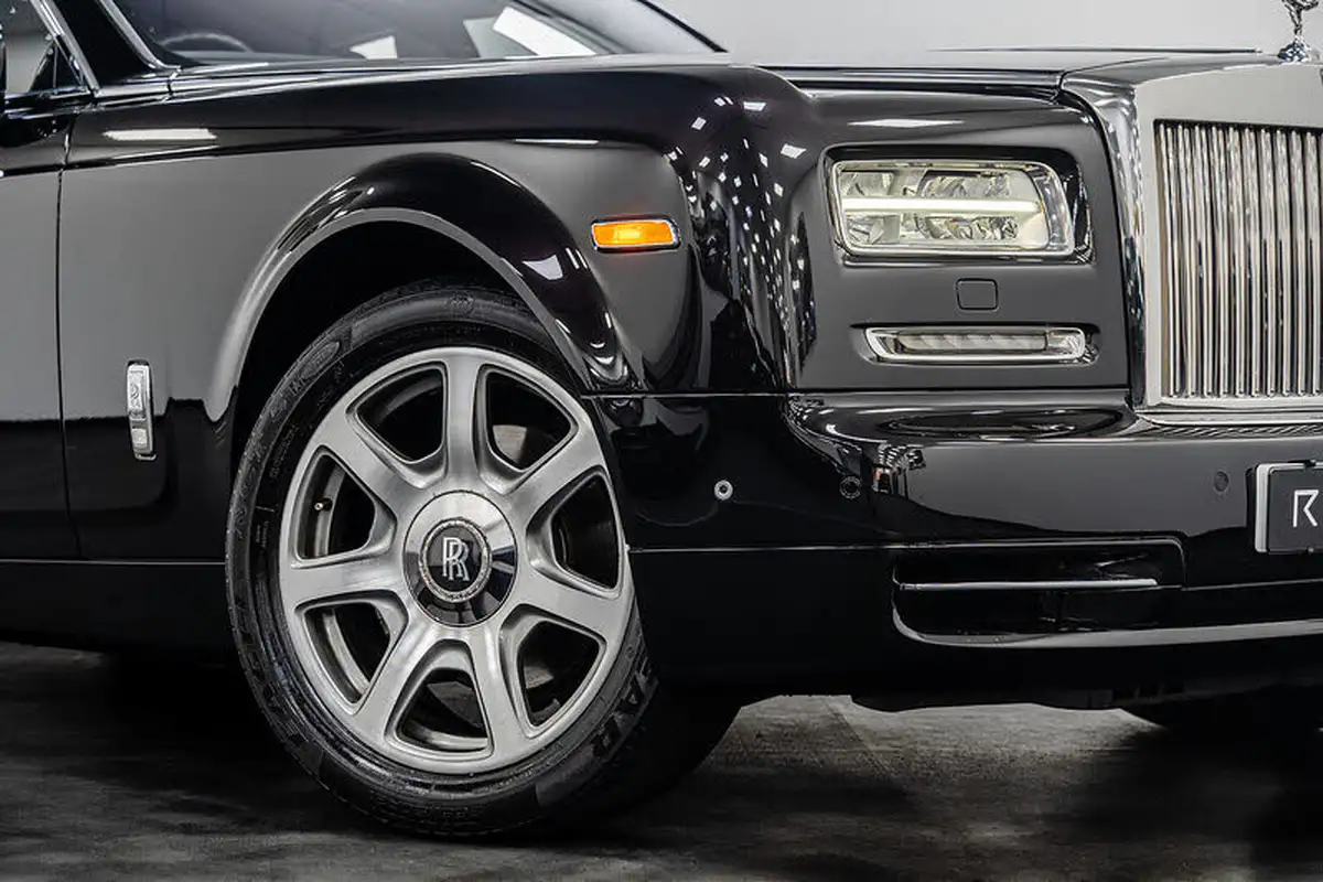 2012-rolls-royce-phantom-67-big-3