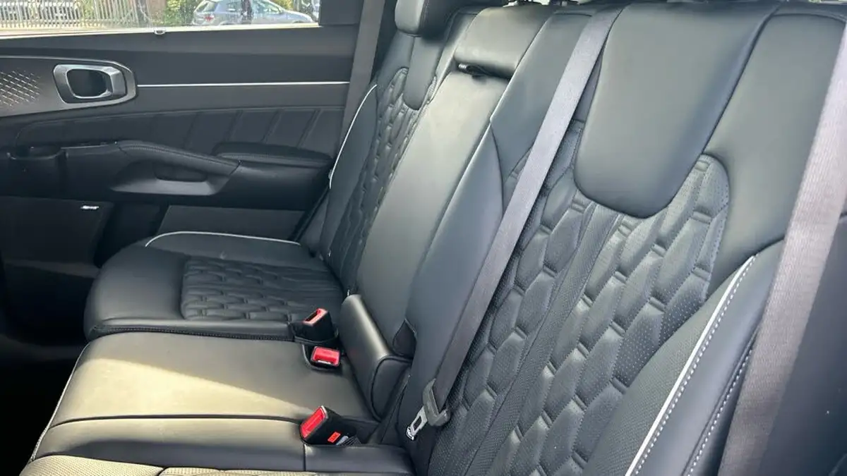 2023-kia-sorento-16-t-gdi-4-261bhp-phev-big-16