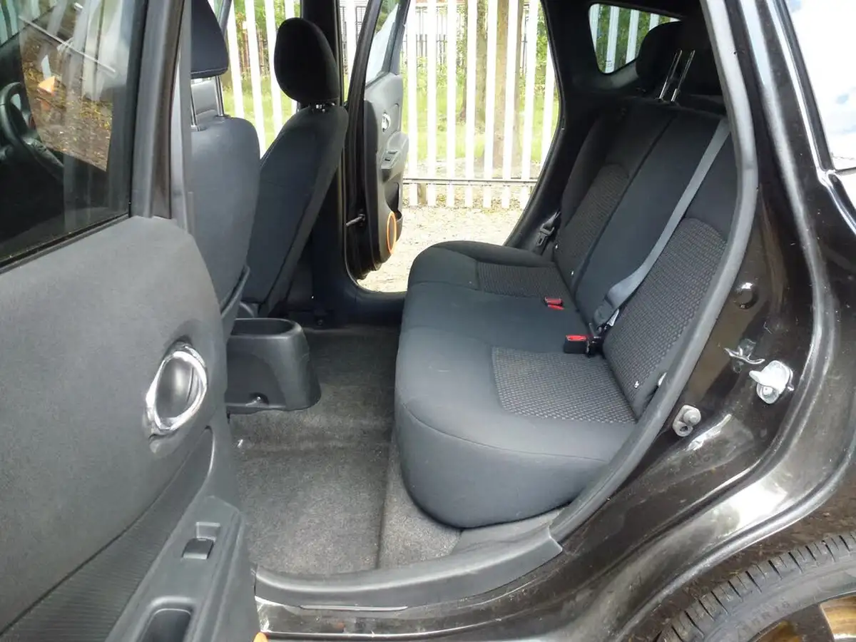 2016-nissan-note-12-black-edition-big-11