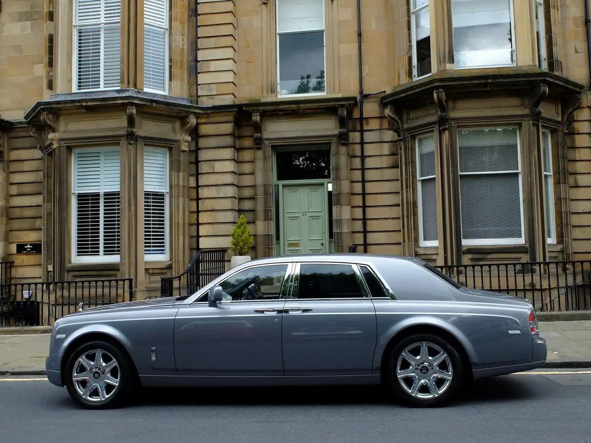 2016-rolls-royce-phantom-67-coupe-2d-big-2