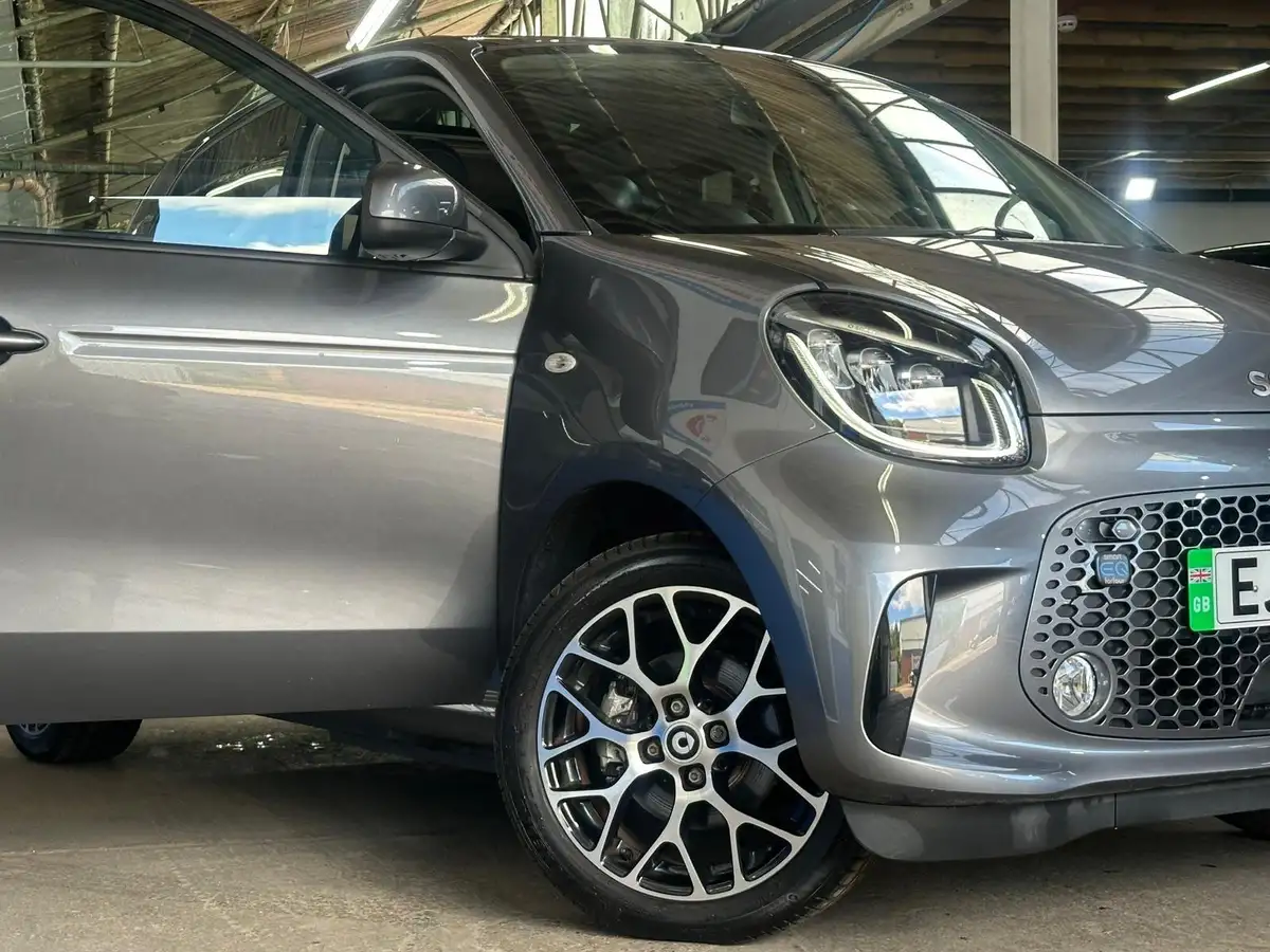2021-smart-forfour-eq-exclusive-big-16