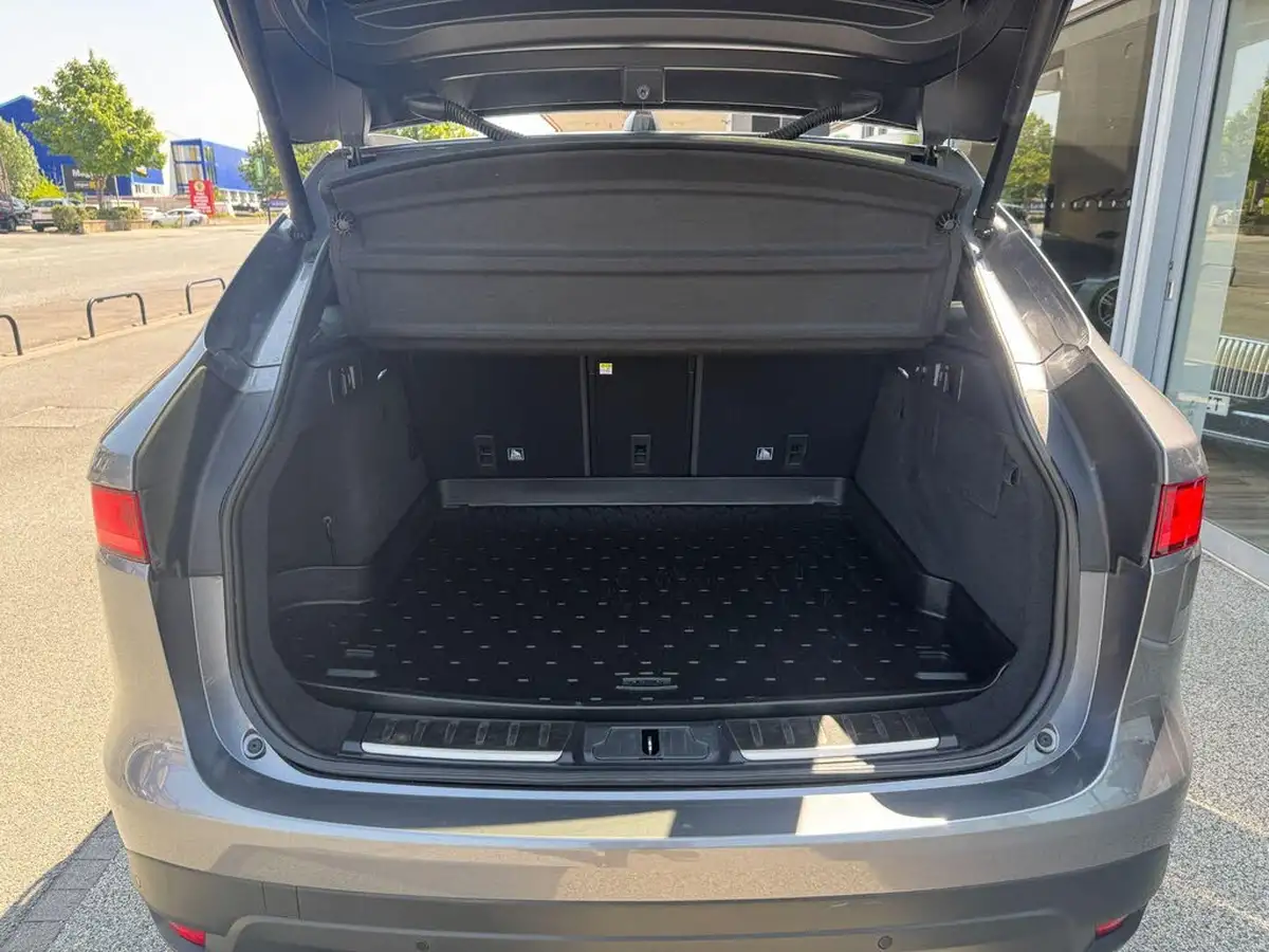 2020-jaguar-f-pace-20-i4d-chequered-flag-180ps-big-70