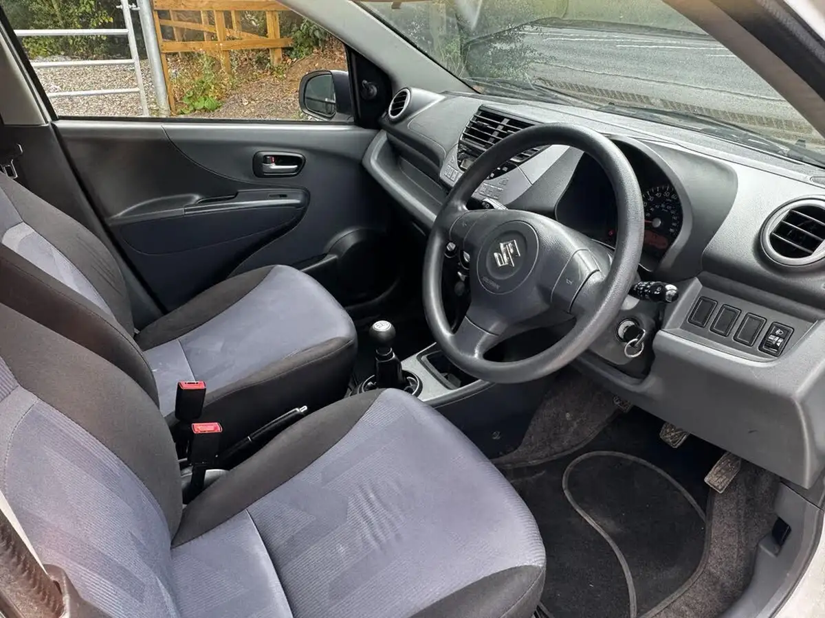 2014-suzuki-alto-10-sz-big-14