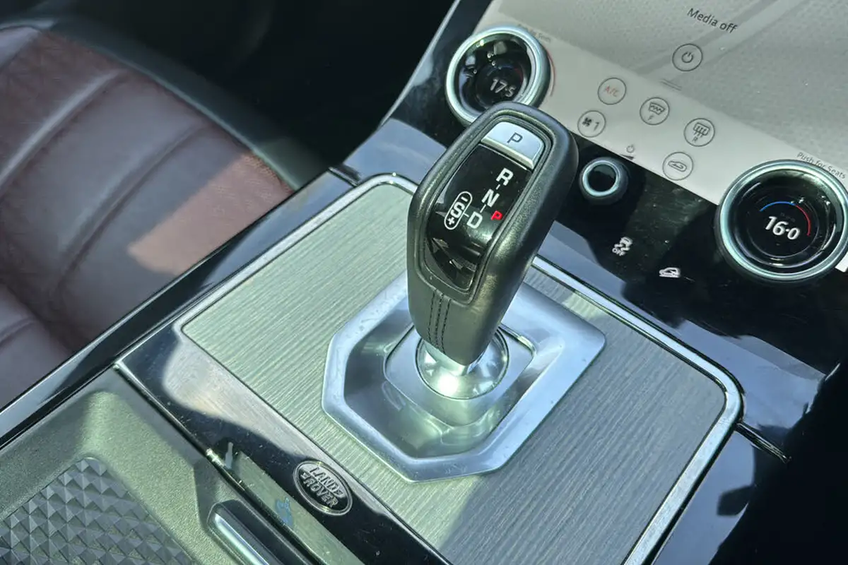 2019-land-rover-range-rover-evoque-20-p250-r-dynamic-hse-big-12