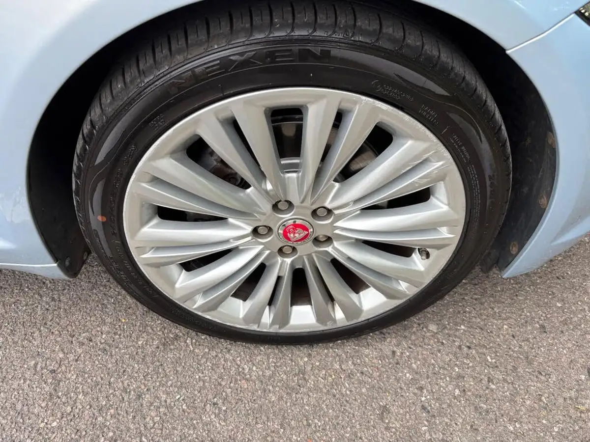 2014-jaguar-xf-30td-portfolio-saloon-4d-big-58