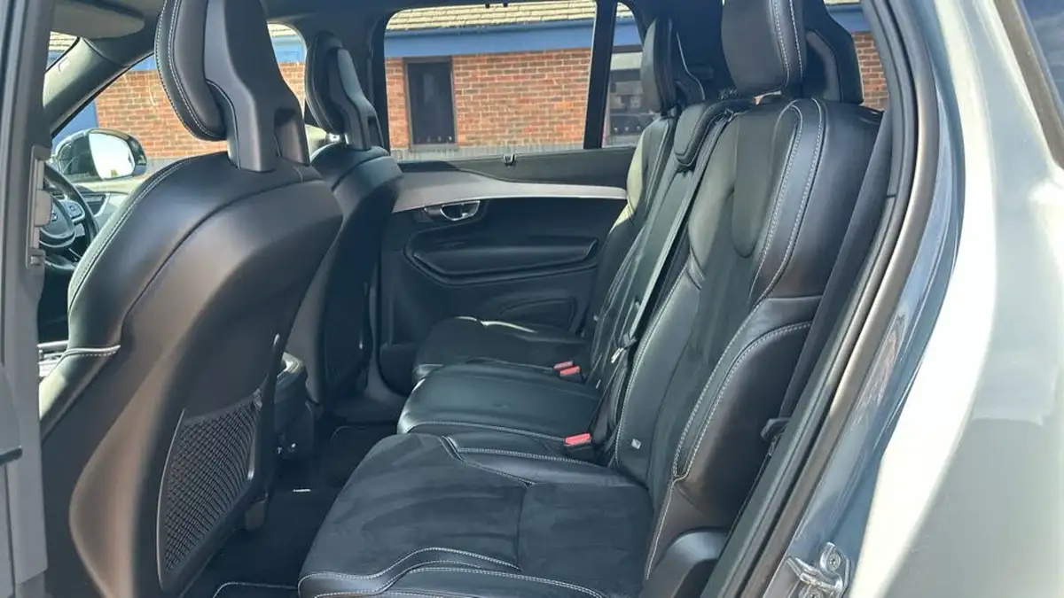 2020-volvo-xc90-20td-b5-r-design-big-30